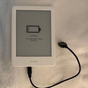Kindle White E-Reader with USB Cable